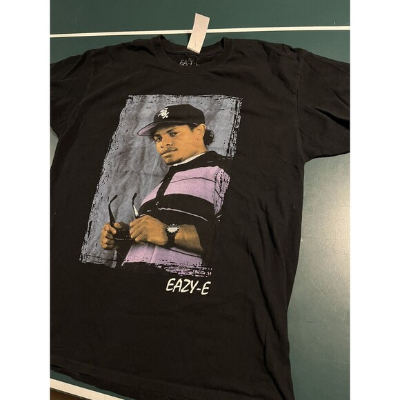 Men’s Eazy-E Hip NWA Hop Rap Short Sleeve T-Shirt LARGE West Coast Ruthless - Picture 1 of 6